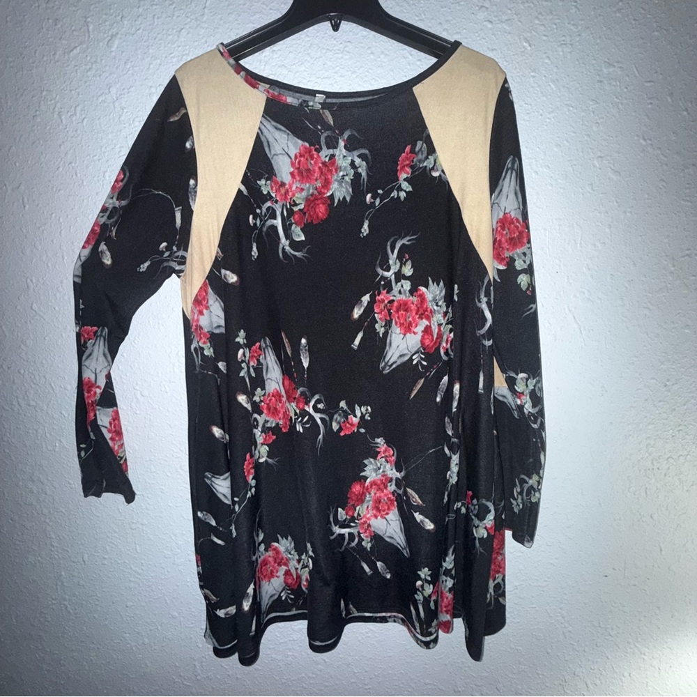 Elegant Black and Cream Floral Long Sleeve Top